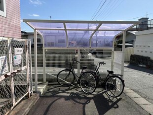 郡山駅 バス15分  鶴見坦交差点下車：停歩1分 1階の物件外観写真